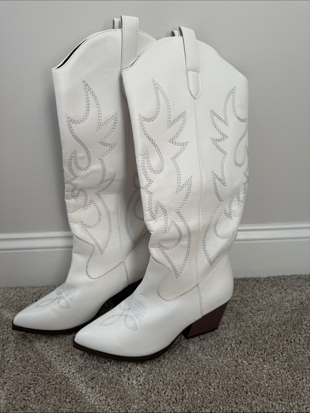 White Western Cowboy Knee-High Boots - Women's Stylish Riding Boots
